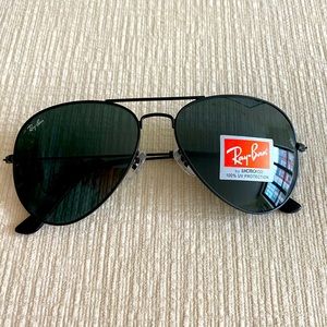 Ray-Ban black Aviators